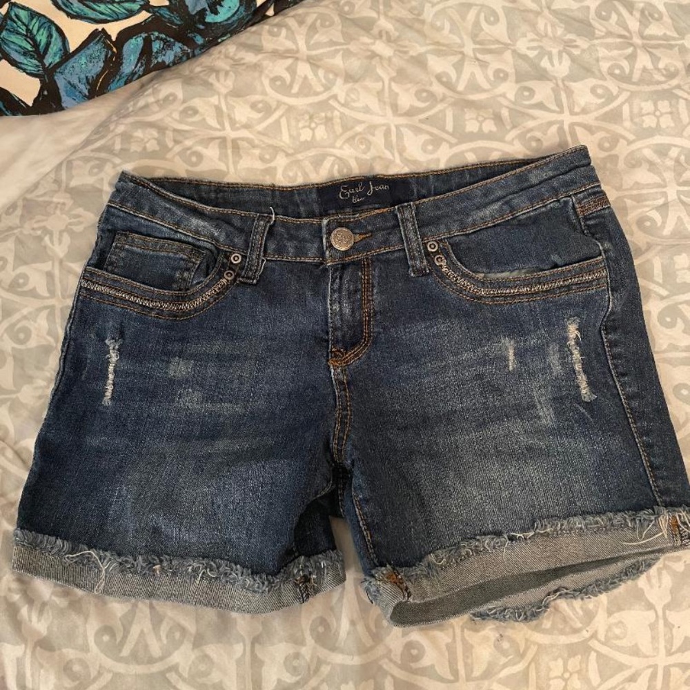 Earl Jean Distressed Denim Cuff Shorts -- Size 9